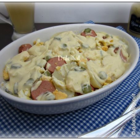 Ensalada alemana de patatas y salchichas