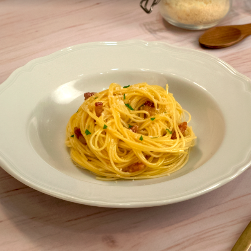 Espaguetis a la carbonara con huevo