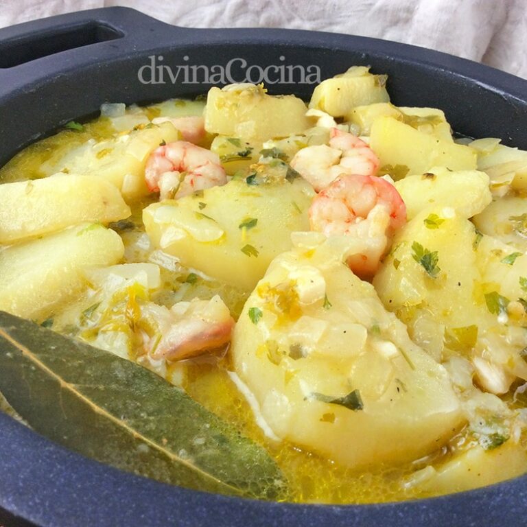 Patatas con almejas en salsa verde