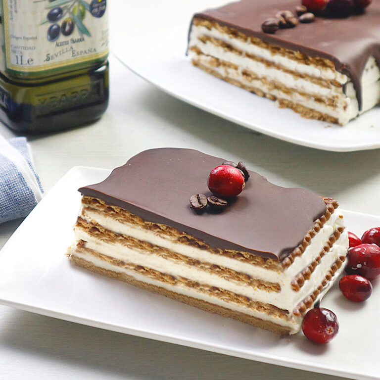 Tarta de galletas y chocolate y nata