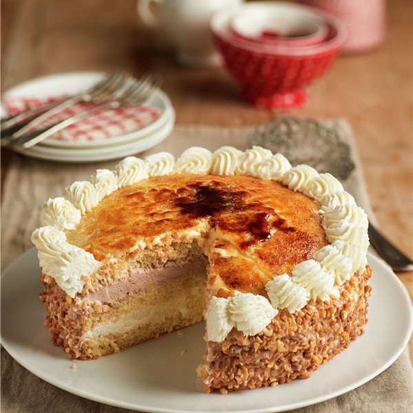 Tarta de yema tostada y crema pastelera
