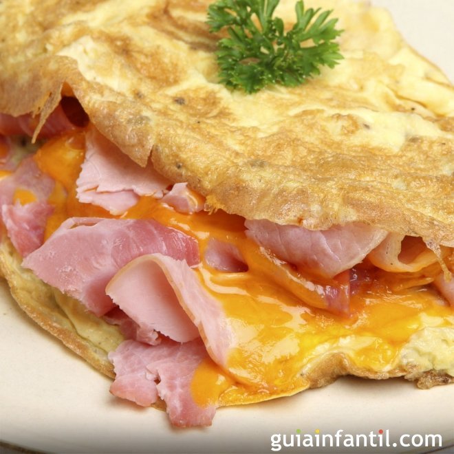 Tortilla francesa con jam&oacute;n y queso